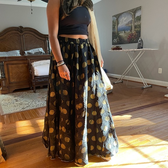 Other - Beautiful brocade skirt